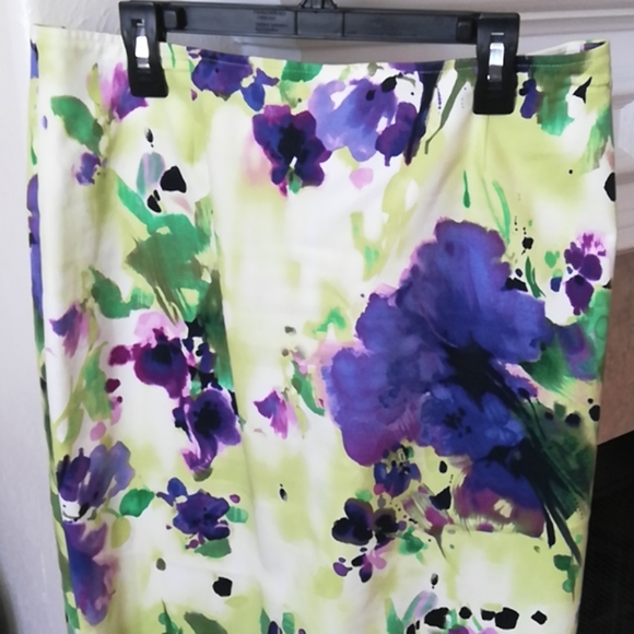 Jones New York Collection Stretch Skirt - Picture 2 of 4